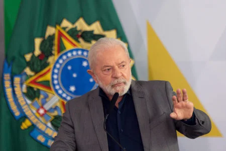 31012023-HB-Cerimonia-de-Assinatura-dos-decretos-que-criam-o-Conselho-de-Participacao-Social-e-o-Sistema-de-Participacao-Social-Interministerial-031-450x300-1