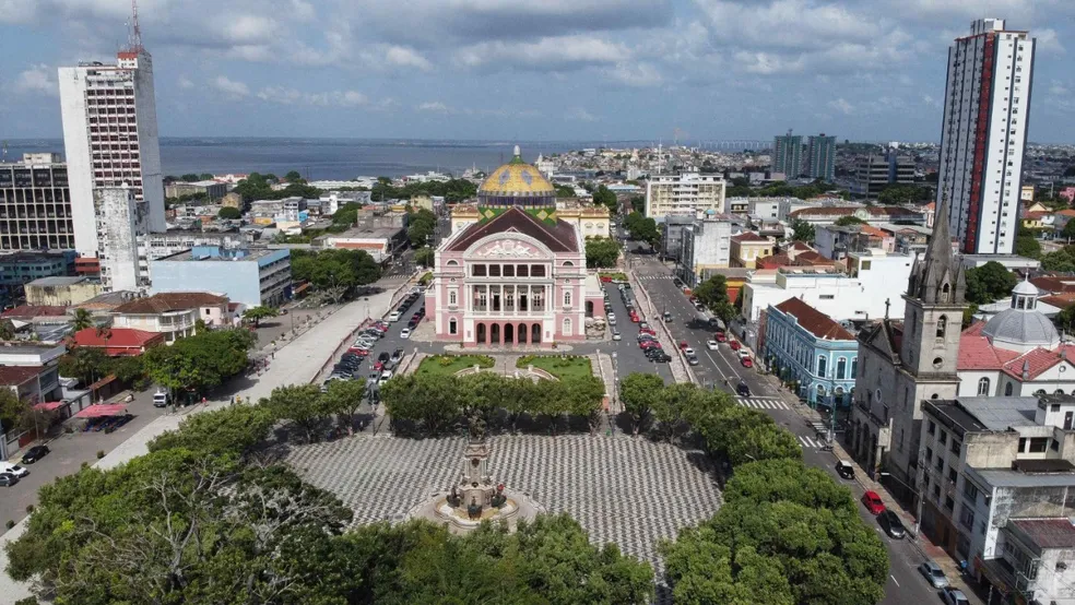 largo-de-sao-sebastiao-e-teatro-amazonas-foto-michael-dantas-sec-am