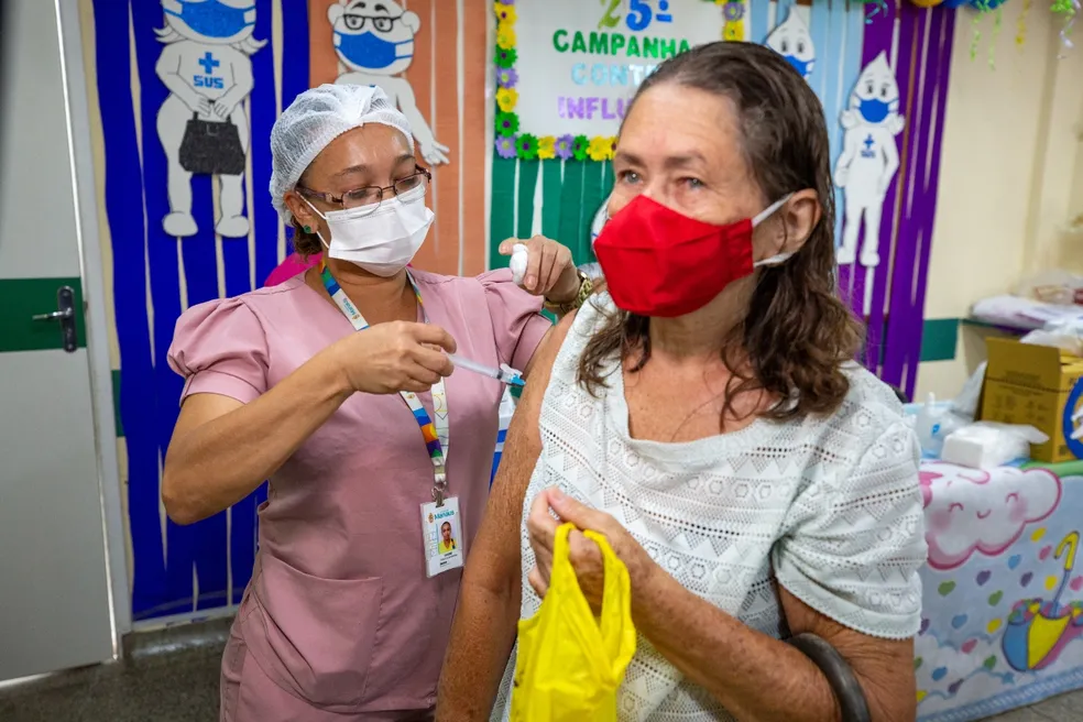 vacinacao-contra-a-gripe-influenza-em-manaus-foto-semsa