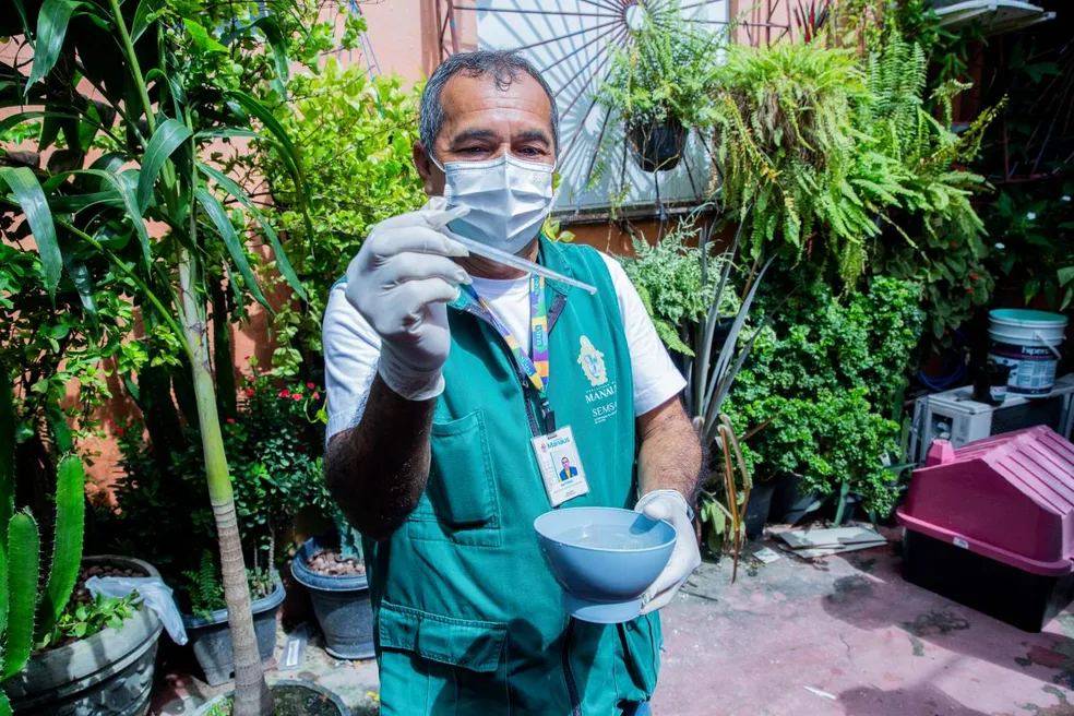 vistoria-aedes-aegypti-mosquito-que-transmite-dengue-zika-e-chikungunya-liraa-foto-guilherme-silva-semsa