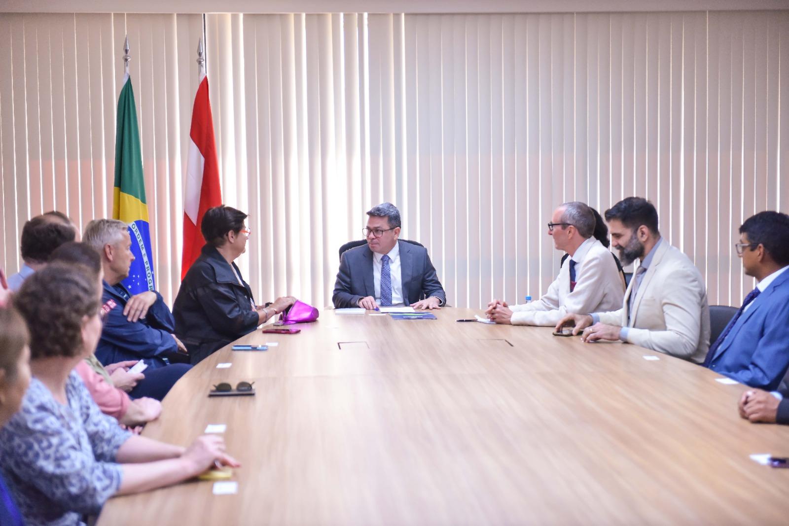 Dr-Tadeu-com-embaixada-da-Austria-2
