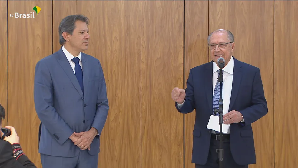 pgm-globonews-limpo-ao-vivo-20230605-1559-frame-224176
