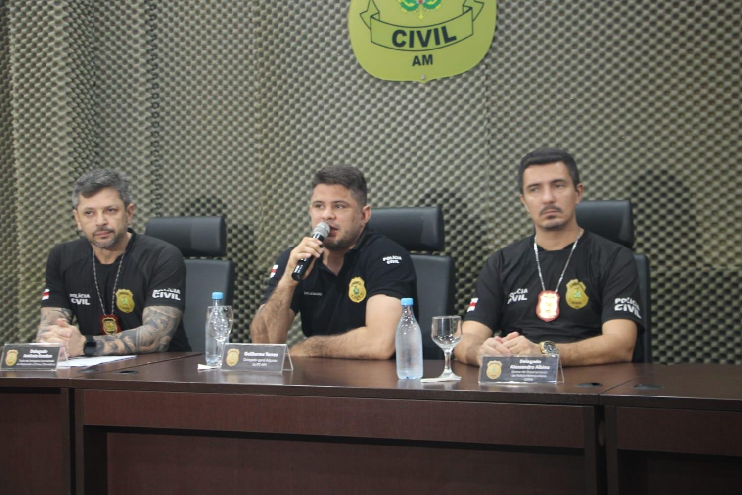 Homem é preso após se passar por menina para obter imagens íntimas de crianças