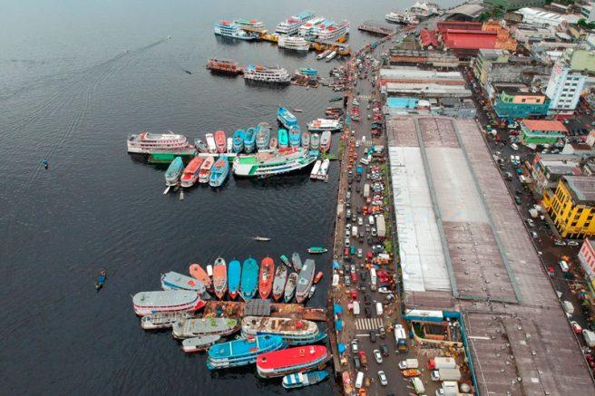 Porto-de-Manaus-barcos-by-Clovis-Miranda-656x437-1