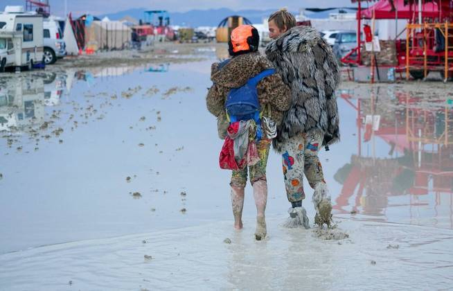 burning-man-festival-nevada-estados-unidos-tempestade-doenca-perigos-isolamento-04092023173946727