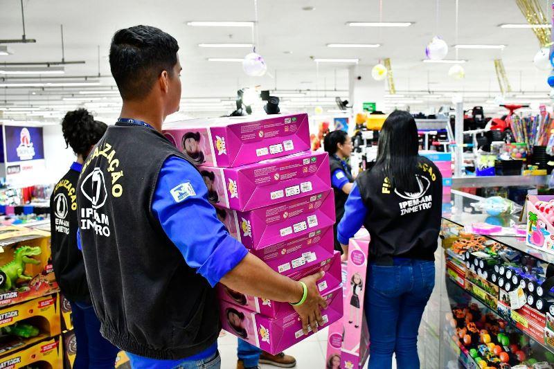 Operação ‘Criança Segura’: Ipem-AM recolhe brinquedos irregulares comercializados em Manaus