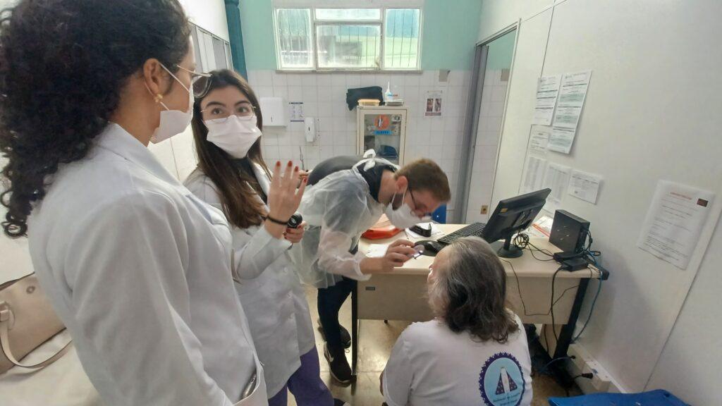 SES-AM.-01_Medicos-residentes-no-estagio-de-dermatologia_-1024x576-1