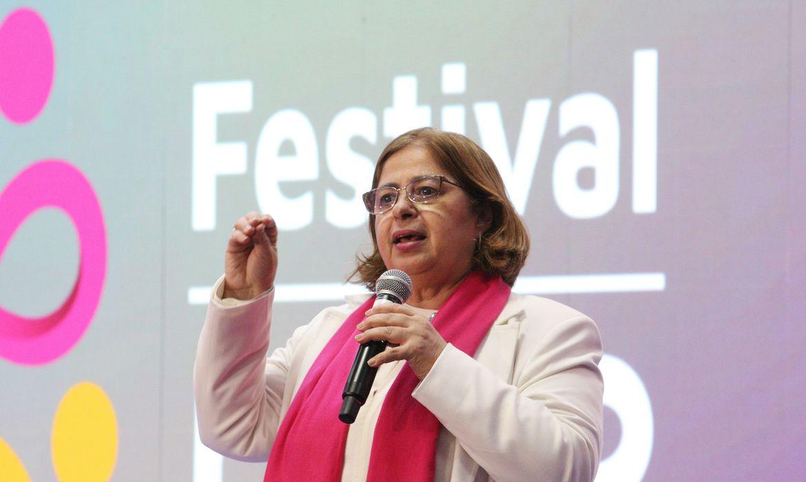 Ministra diz que Marcha contra Misoginia será lançada em outubro