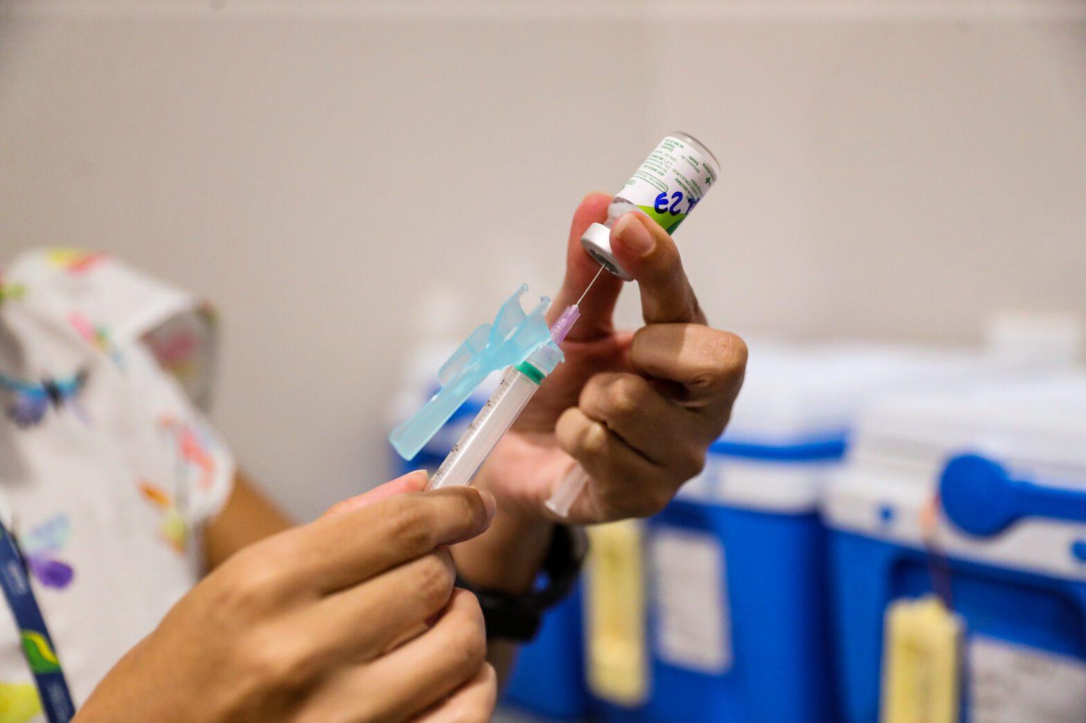 Campanha-de-Vacinacao-contra-a-Influenza-inicia-no-Amazonas4_Foto_Antonio-Lima_Secom-1568x1045-1