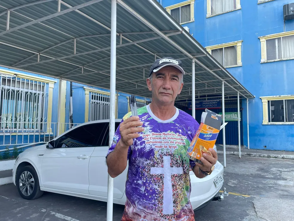 professor-vende-caneta-enem-manaus