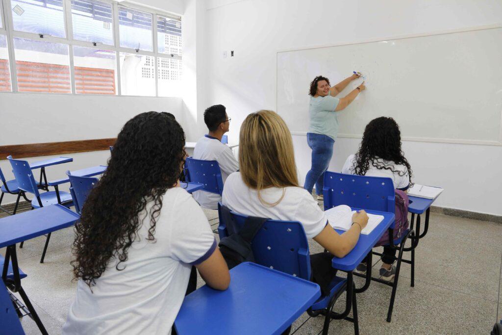 Educacao_Alunos-em-sala-de-aula_OBB_Euzivaldo-Queiroz-Seduc-1-1024x683-1