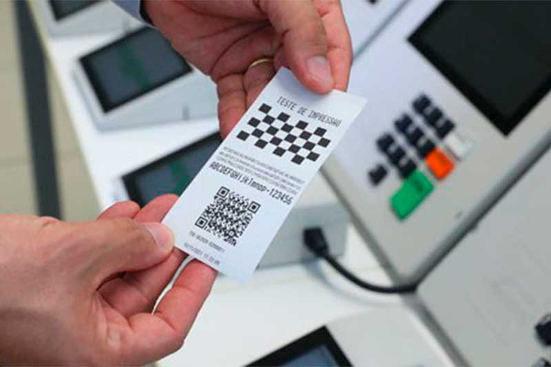 Urna-eletronica-e-submetida-a-testes-para-atestar-seguranca-1