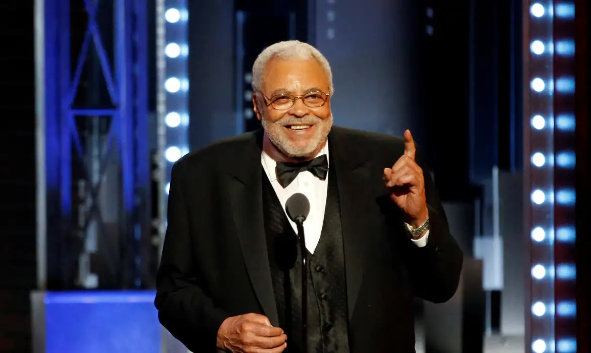 2024-09-09t211049z_1289533418_rc28x9a6gq1v_rtrmadp_3_people-james-earl-jones