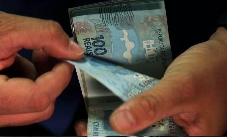 TAXA PARA PAÍSES SUPER RICOS