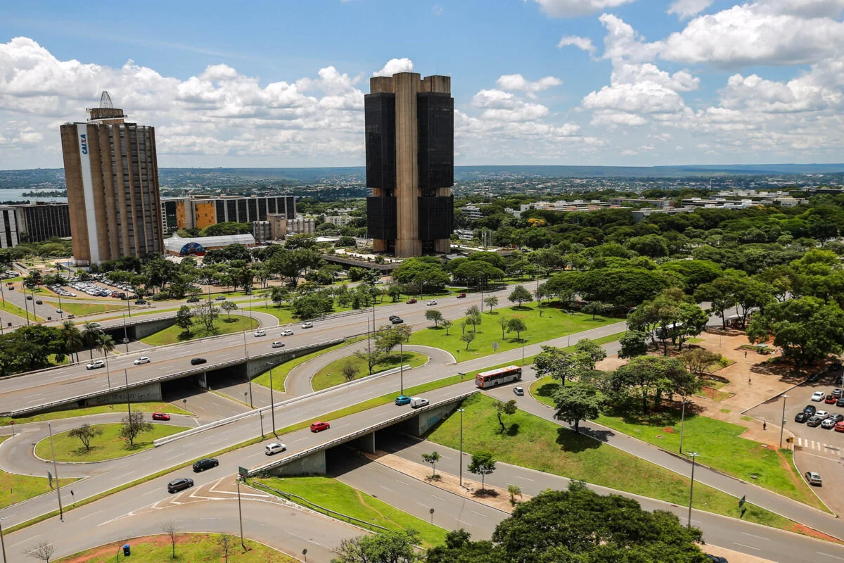 Fachada-do-edifício-sede-do-Banco-Central-do-Brasil-em-Brasília-Metrópoles-4-e1763056604973