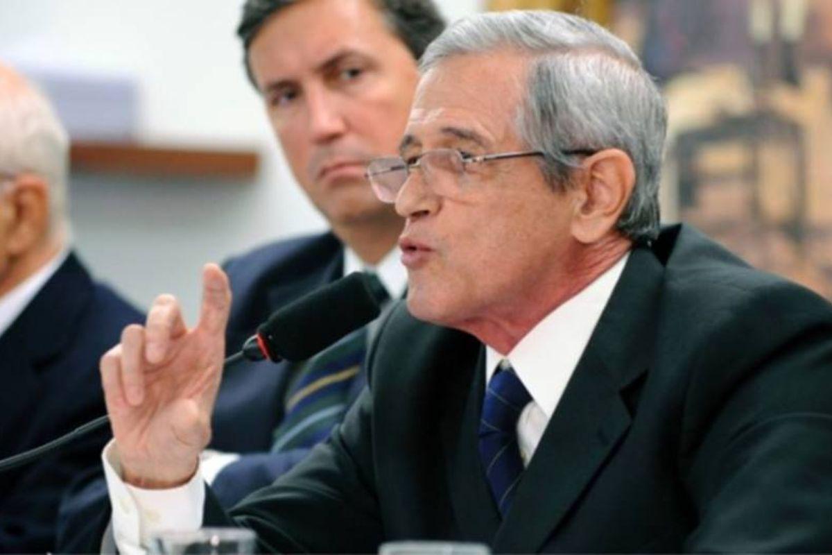 8bf0f00e-metrpoles-general-luiz-eduardo-rocha-paiva