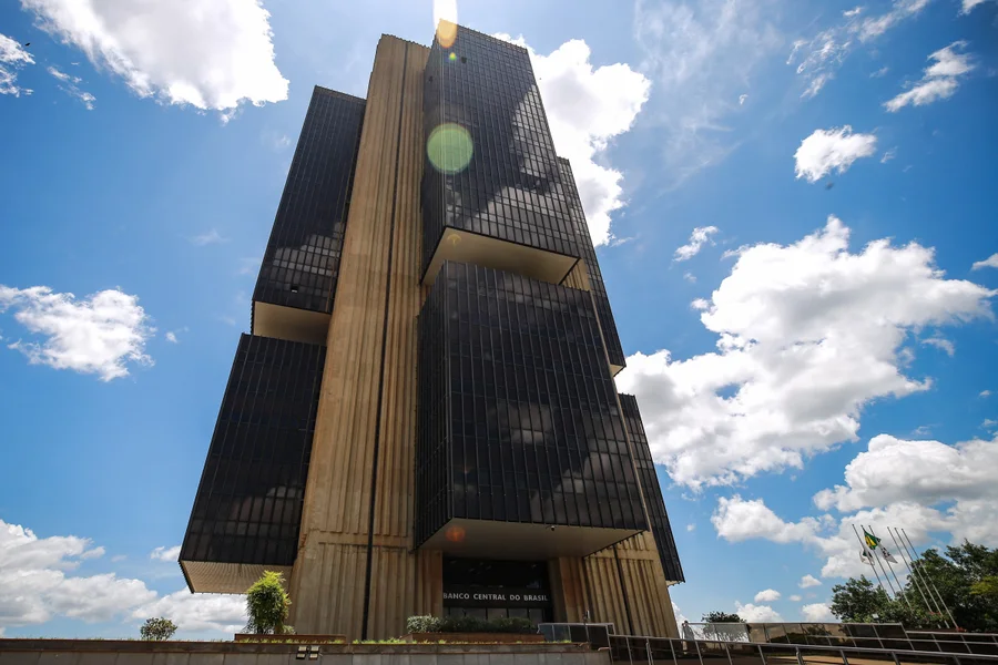 Fachada-do-edificio-sede-do-Banco-Central-do-Brasil-em-Brasilia-Metropoles-7