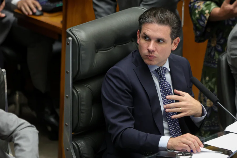 Presidente-da-Camara-dos-Deputados-Hugo-Motta-Republicanos-PB-durante-votacao-da-cassacao-dos-mandatos-de-Glauber-Braga-PSOL-RJ-e-Carla-Zambelli-PL-SP-Metropoles-1-1