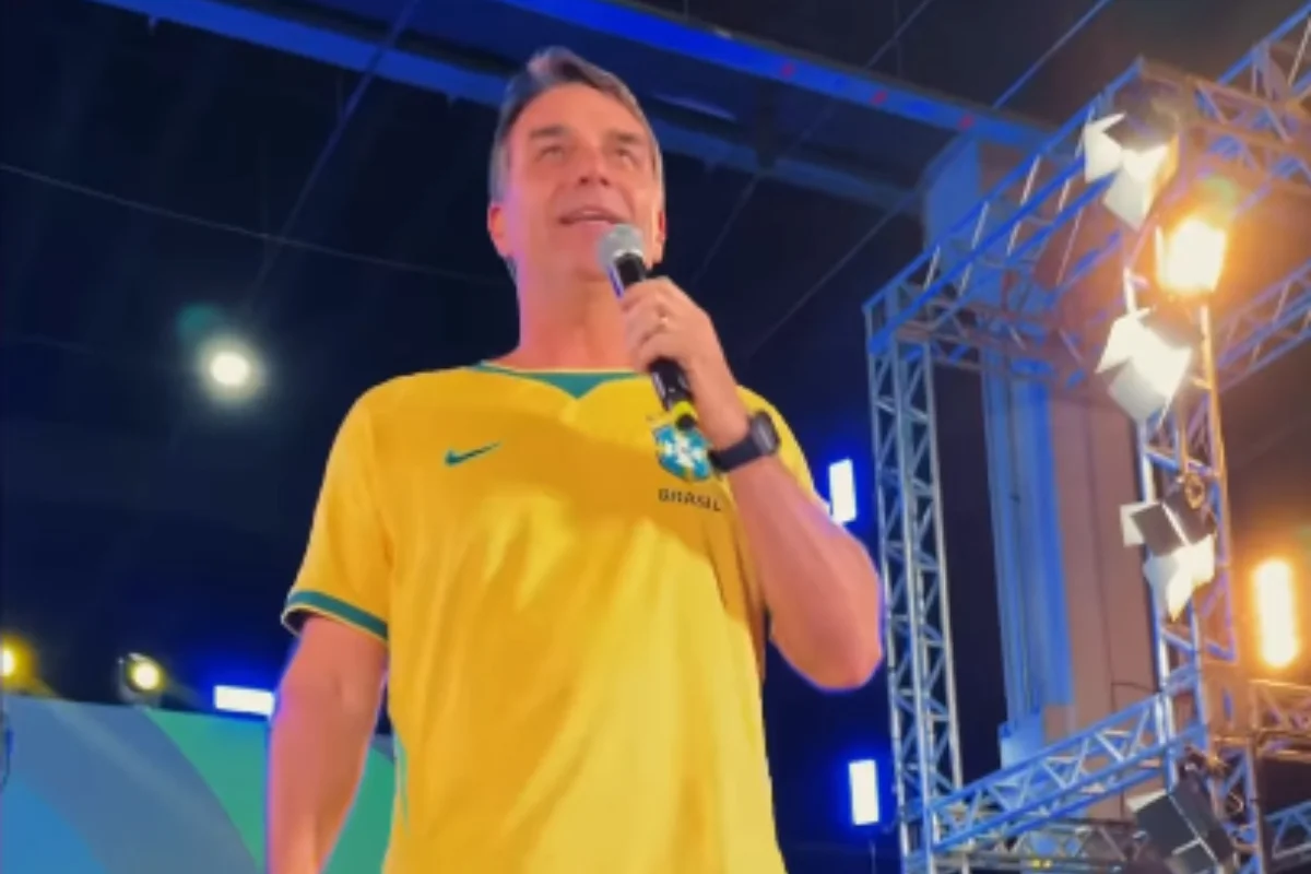 flavio-bolsonaro-promete-viajar-aos-eua-para-defender-pix