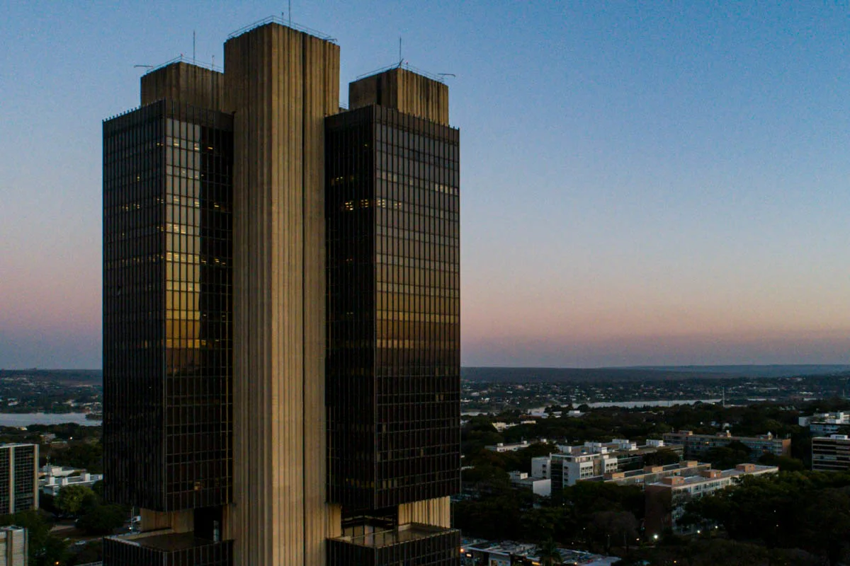 Fachada-do-predio-do-Banco-Central-do-Brasil-em-brasilia-8