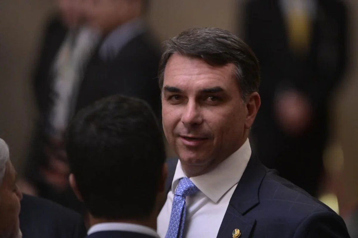flavio-bolsonaro-1-scaled-e1779162993988
