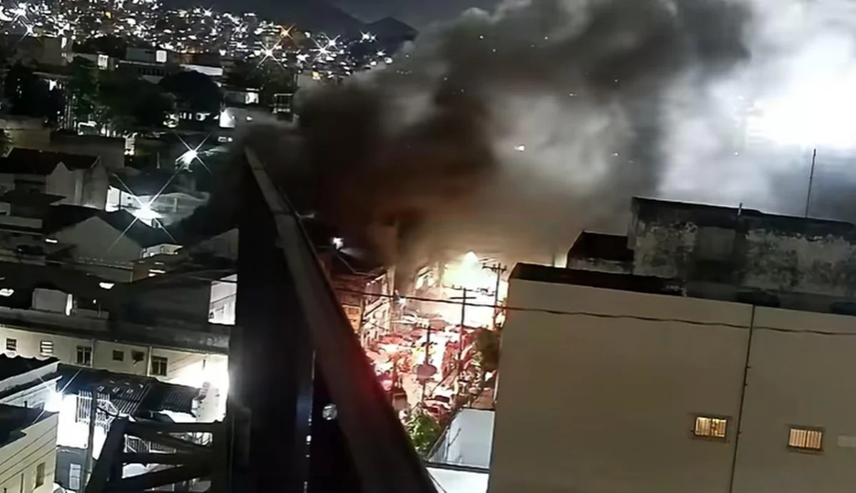 frame-incendio-casa-rio